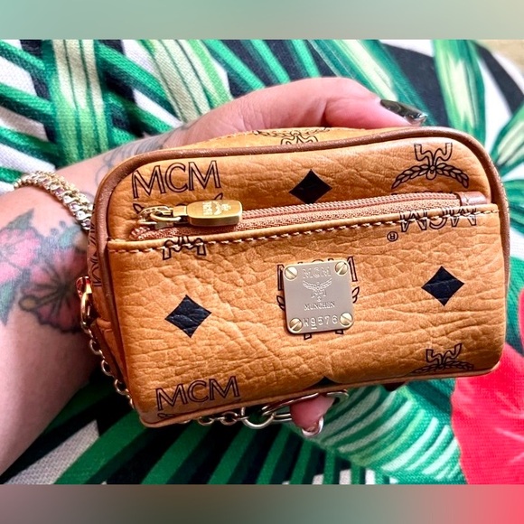 👑✅PRICE FIRM✅AUTHENTIC RARE MCM Visetos Wallet Key Pouch - Picture 15 of 17